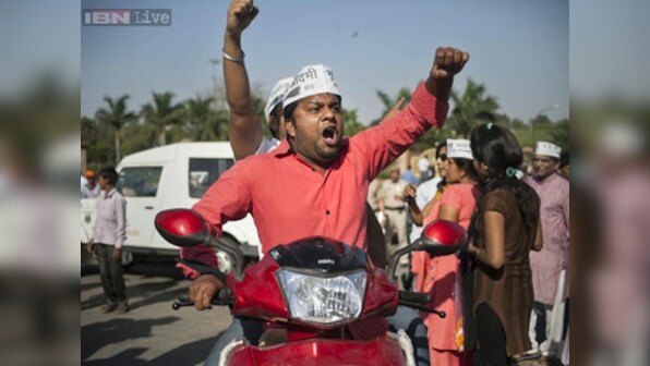Delhi polls 2015: In last mile effort, parties rush to woo trading community's vote
