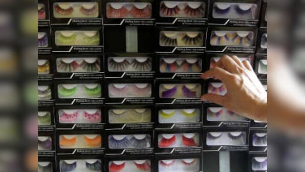 Love wearing long, fake eyelashes? It can damage your eyes, says study  