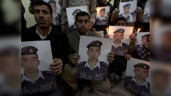 Relatives of Jordanian pilot urge govt to be more open about negotiations