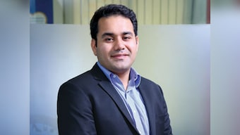 Snapdeal board weighs sale to Flipkart; Softbank appoints 2nd director
