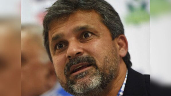 Pakistan chief selector Moin provided security after angry fans gather outside his house