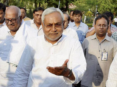 JD(U) leaders submit letters to Bihar Governor in support of Nitish Kumar JD(U) leaders submit letters to Bihar Governor in support of Nitish Kumar
