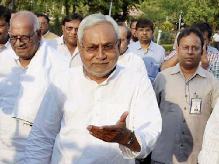 Bihar: Nitish Kumar promises good governance as he waits for governor's invitation