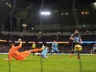 EPL: Chelsea stumble lets five-goal Man City close in, Arsenal leapfrog beaten Man United EPL: Chelsea stumble lets five-goal Man City close in, Arsenal leapfrog beaten Man United