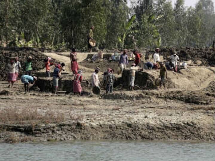 Millions at risk from rapid sea rise in swampy Sundarbans in Bengal 