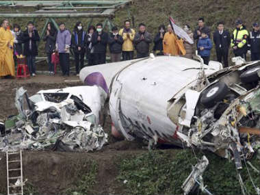 TransAsia distributes funds for crash victims' funeral costs  TransAsia distributes funds for crash victims' funeral costs