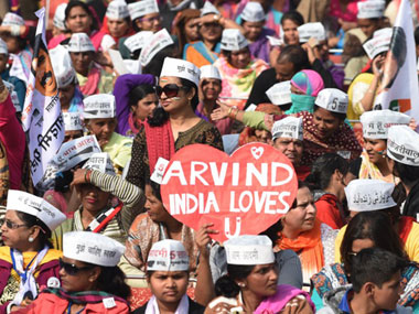 Bollywood revels in AAP's victory, urges India to embrace Arvind Kejriwal & Co Bollywood revels in AAP's victory, urges India to embrace Arvind Kejriwal & Co