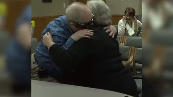 Bionic eye allows blind man to see his wife for the first time in decade 