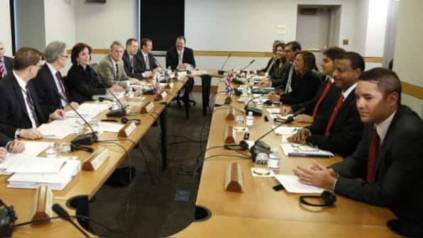 U.S., Cuba hold more talks, no date yet for diplomatic ties