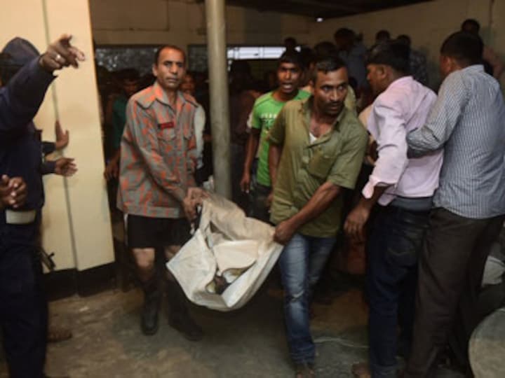 Ferry with 150 on board sinks killing at least 33 people
