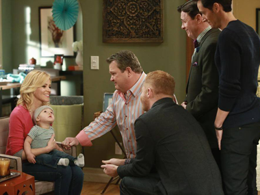 Modern Family's upcoming episode 'connection lost' filmed on iPhone, iPads Modern Family's upcoming episode 'connection lost' filmed on iPhone, iPads