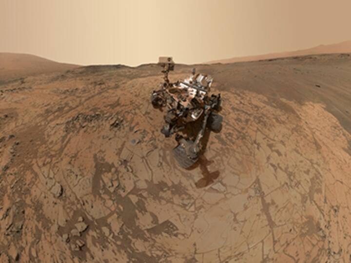Nasa's Curiosity rover succumbs to pressure, sends this fascinating Mars selfie