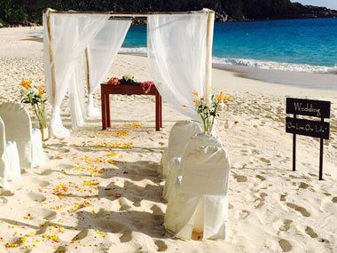 Kunal Kapoor ties knot with Big B's niece Naina, thanks everyone for wishes Kunal Kapoor ties knot with Big B's niece Naina, thanks everyone for wishes