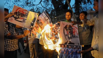 Burning effigies to deserted roads: Indian cricket fans react to India's WC loss