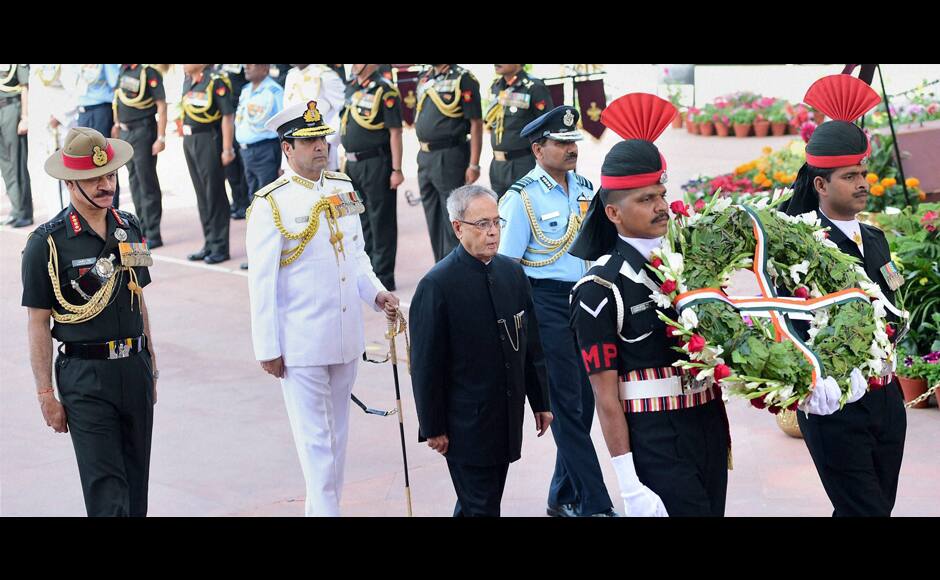 New Delhi: President Pranab Mukherjee along with the three chiefs of defence forces at India Gate War Memorial on Centenary Commemoration of World War I in New Delhi on Monday. PTI
