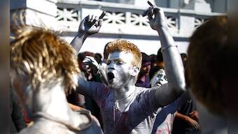 India, Pakistan and Nepal plunge into colours and glee on Holi