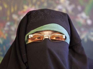 J&K: Separatist leader Asiya Andrabi booked under UAPA for allegedly hoisting Pakistan flag J&K: Separatist leader Asiya Andrabi booked under UAPA for allegedly hoisting Pakistan flag