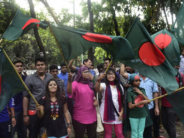 World Cup: Bangladesh fans cry foul over umpiring decisions, call ICC 'Indian Cricket Council' World Cup: Bangladesh fans cry foul over umpiring decisions, call ICC 'Indian Cricket Council'