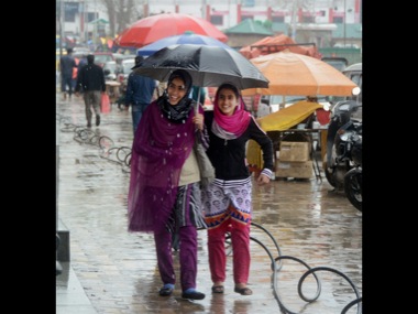 Floods declared in Kashmir Valley: Schools closed after Jhelum crosses danger mark Floods declared in Kashmir Valley: Schools closed after Jhelum crosses danger mark