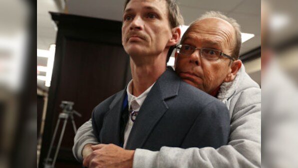 Alabama Supreme Court halts gay-marriage licenses in state