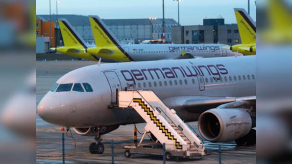 Airbus A320 carrying 142 passengers crashes in Southern France 