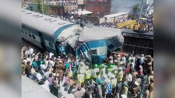 Rae Bareli: Dehradun-Varanasi Janata Express derails, leaves 38 dead and 150 injured