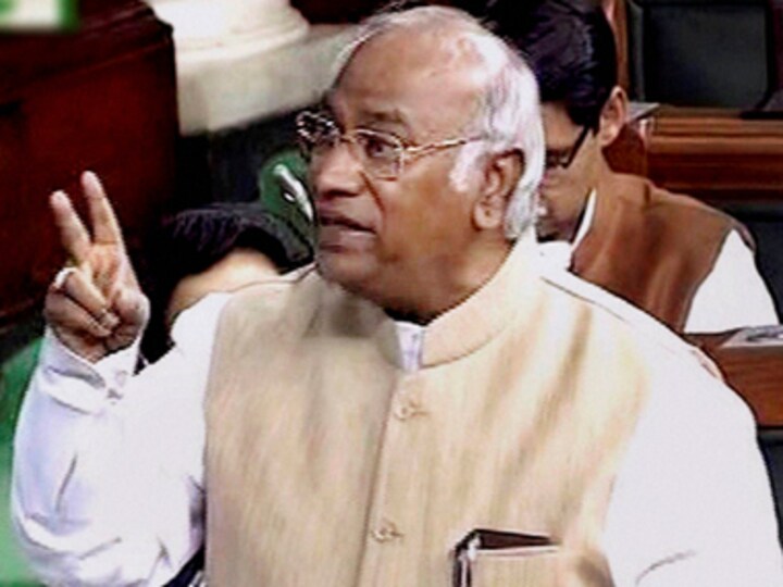 Congress protests about Arunachal issue in Lok Sabha, again