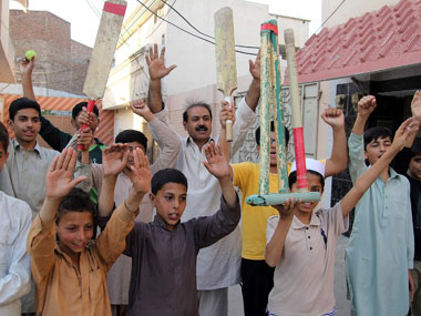 Fans take out mock funeral after Pakistan's World Cup exit Fans take out mock funeral after Pakistan's World Cup exit
