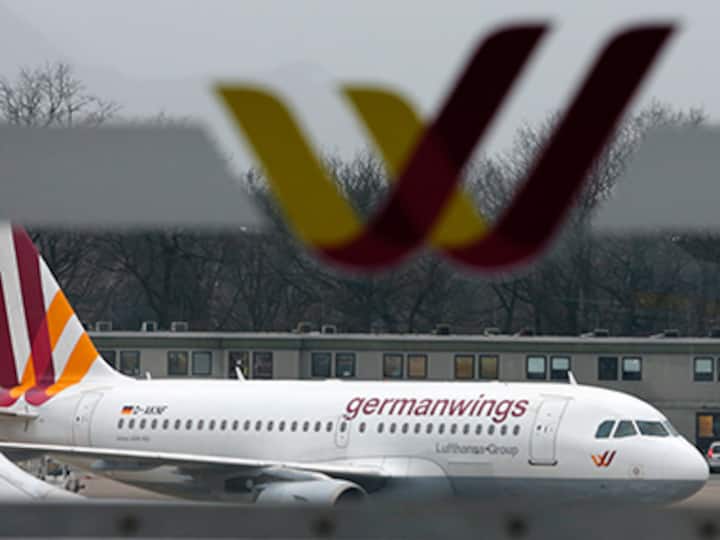 Low-cost airline Germanwings' website crashes after flight crashes in Southern Alps