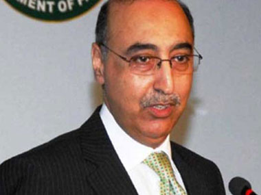 India slams Pakistan for meeting with Kashmiri separatist Hurriyat leaders India slams Pakistan for meeting with Kashmiri separatist Hurriyat leaders