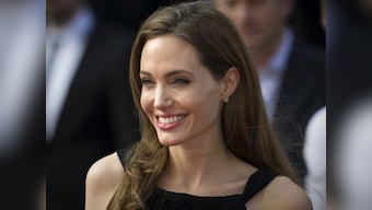 After mastectomy, Angelina Jolie surgically removes ovaries to prevent cancer