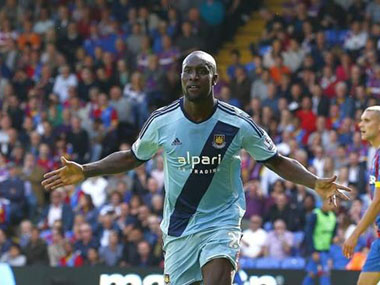 West Ham United's Carlton Cole fined for abusive Tweet West Ham United's Carlton Cole fined for abusive Tweet