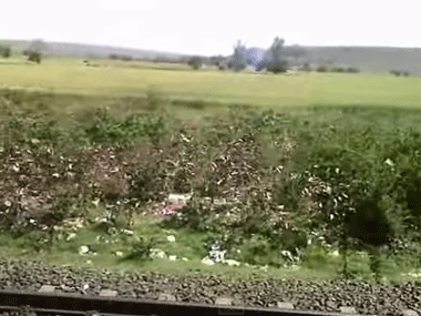 Swachh Bharat not on tracks? Viral video shows heaps of trash along railway lines Swachh Bharat not on tracks? Viral video shows heaps of trash along railway lines
