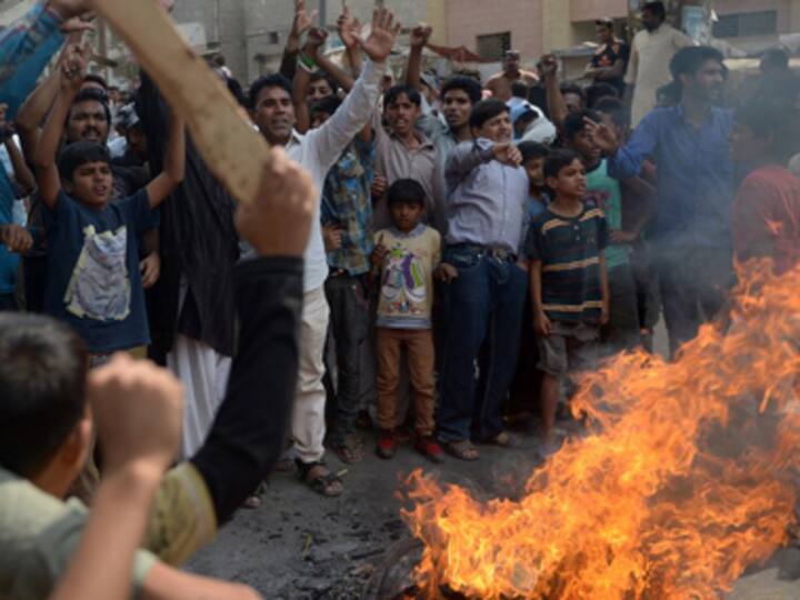 Suicide bombers attack 2 Lahore churches, leave 15 dead as angry mob goes on rampage