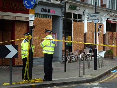 Police arrest 10 people for suspected jihadi links in Spain Police arrest 10 people for suspected jihadi links in Spain