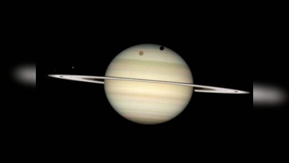 Grains of rock suggest Saturn moon may harbour life