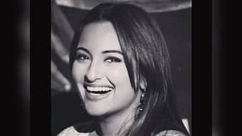 Sonakshi bags Worst Actress Award at Golden Kela for the third year in a row