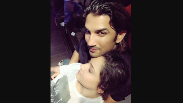 After kissing scene Sushant called up girlfriend Ankita, asked her not to worry 