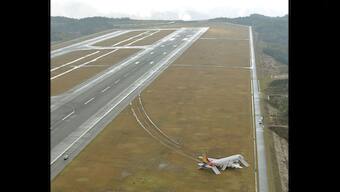 Asiana Airlines plane skids off runway in Hiroshima, injures 23
