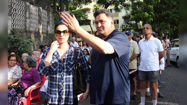 Rishi Kapoor leads protest against BMC's proposal to create hawker zone in posh Pali Hill area