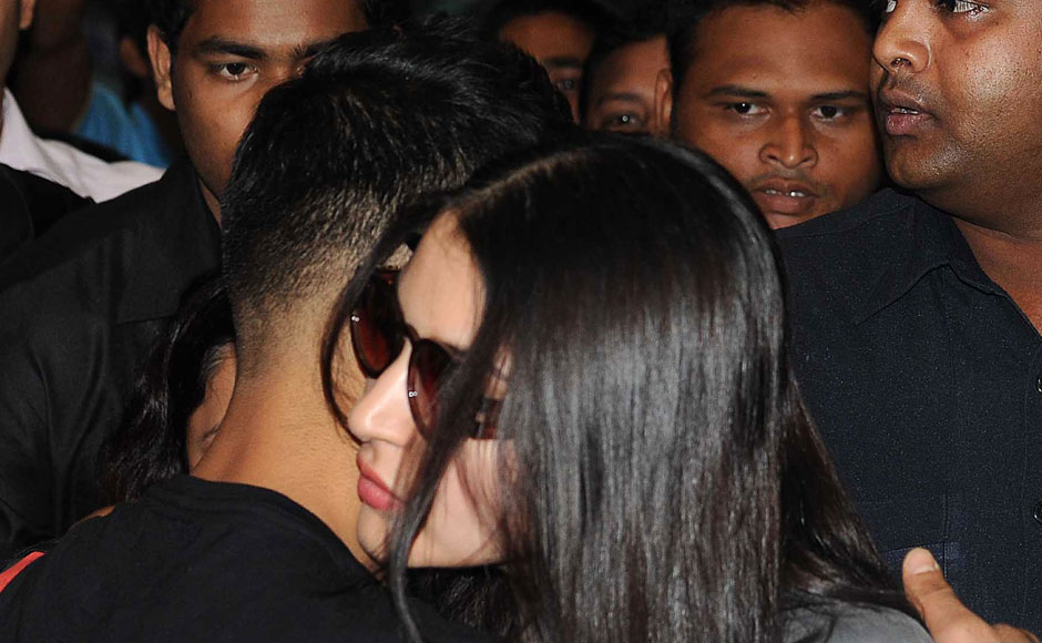 Up close and personal: Virat Kohli and Anushka Sharma spotted at Kolkata airport Up close and personal: Virat Kohli and Anushka Sharma spotted at Kolkata airport
