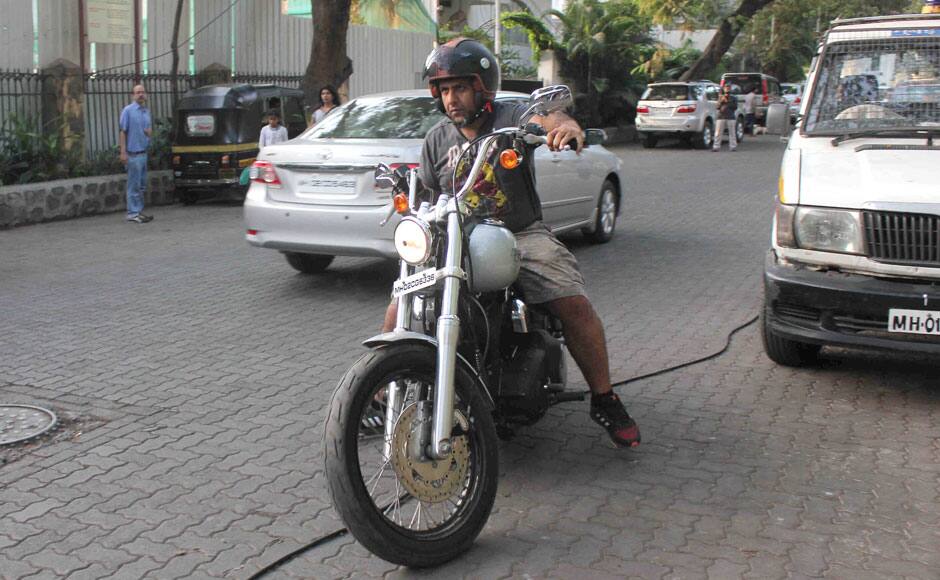 Bollywood music director Vishal Dadlani participate during a protest against BMC's proposed hawking zones in Pali Hill residential localities, in Mumbai, India on April 12, 2015. Solaris Images