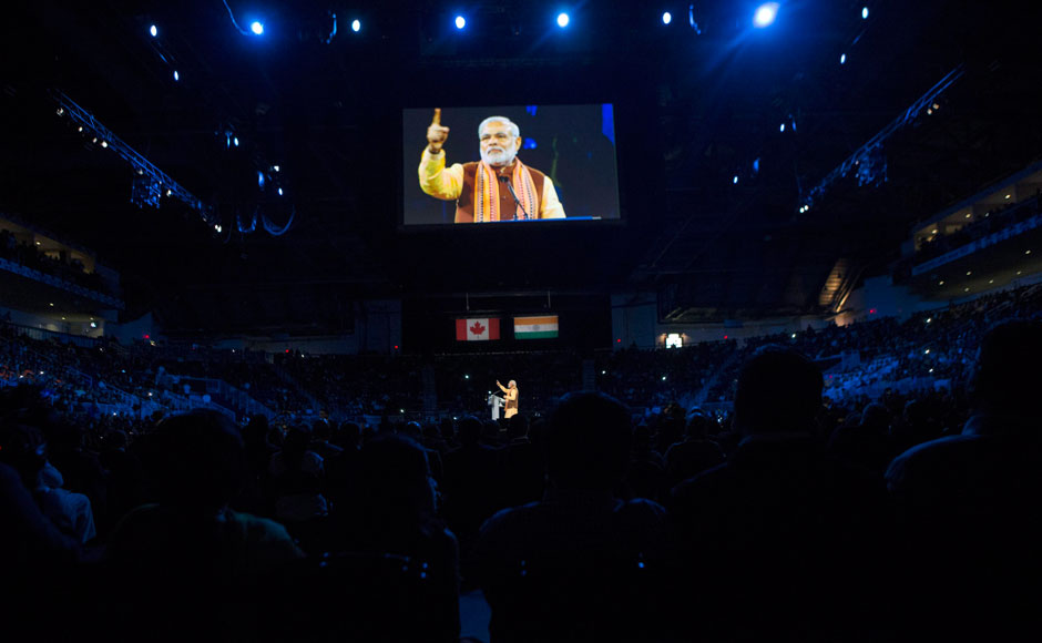 PM Modi enthralls over 10,000 NRIs at Toronto's Ricoh Coliseum PM Modi enthralls over 10,000 NRIs at Toronto's Ricoh Coliseum