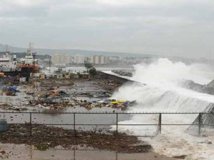 Storm ravages several Bihar districts killing 32