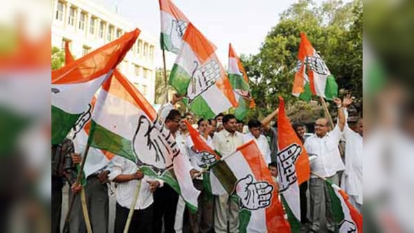 Ahead of Sunday rally in Delhi, Cong organises sit-in agitation, protest march against land bill