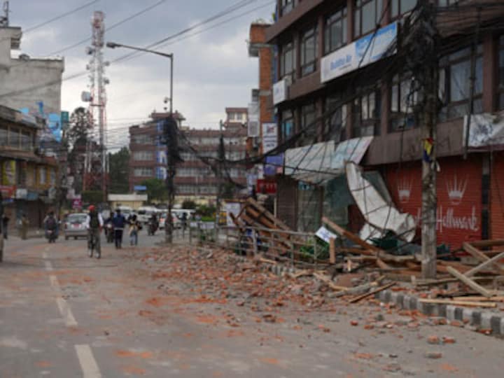 Shock turns to anger as Nepalis wait for earthquake help