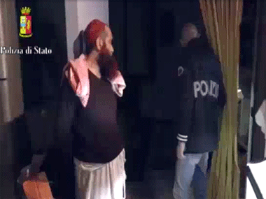 Italian police foil possible plot to bomb the Vatican, perpetrators linked to Osama Italian police foil possible plot to bomb the Vatican, perpetrators linked to Osama