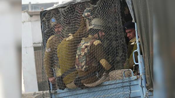 Policeman killed, two injured after gunbattle with terrorists in Kashmir's Baramulla district