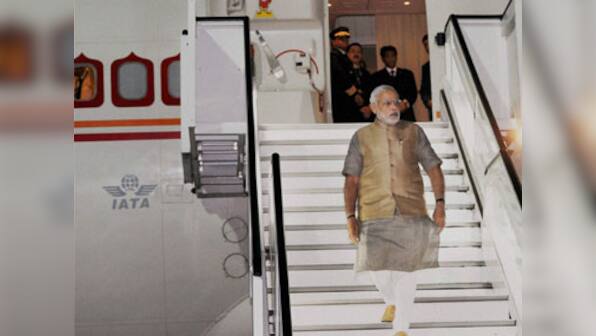 After chai it's Naav Pe Charcha: Modi and French prez Hollande to take a boat ride on Seine river