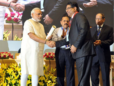 Modi-ji ban gaya family guy: Did babus just see the preview of a gentler PM? Modi-ji ban gaya family guy: Did babus just see the preview of a gentler PM?